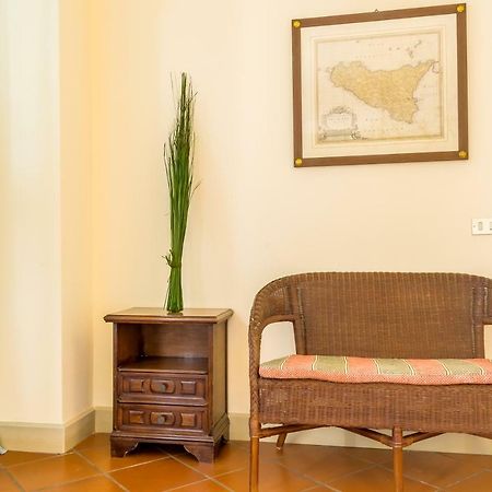 Les Suites - Apartments Riposto Buitenkant foto