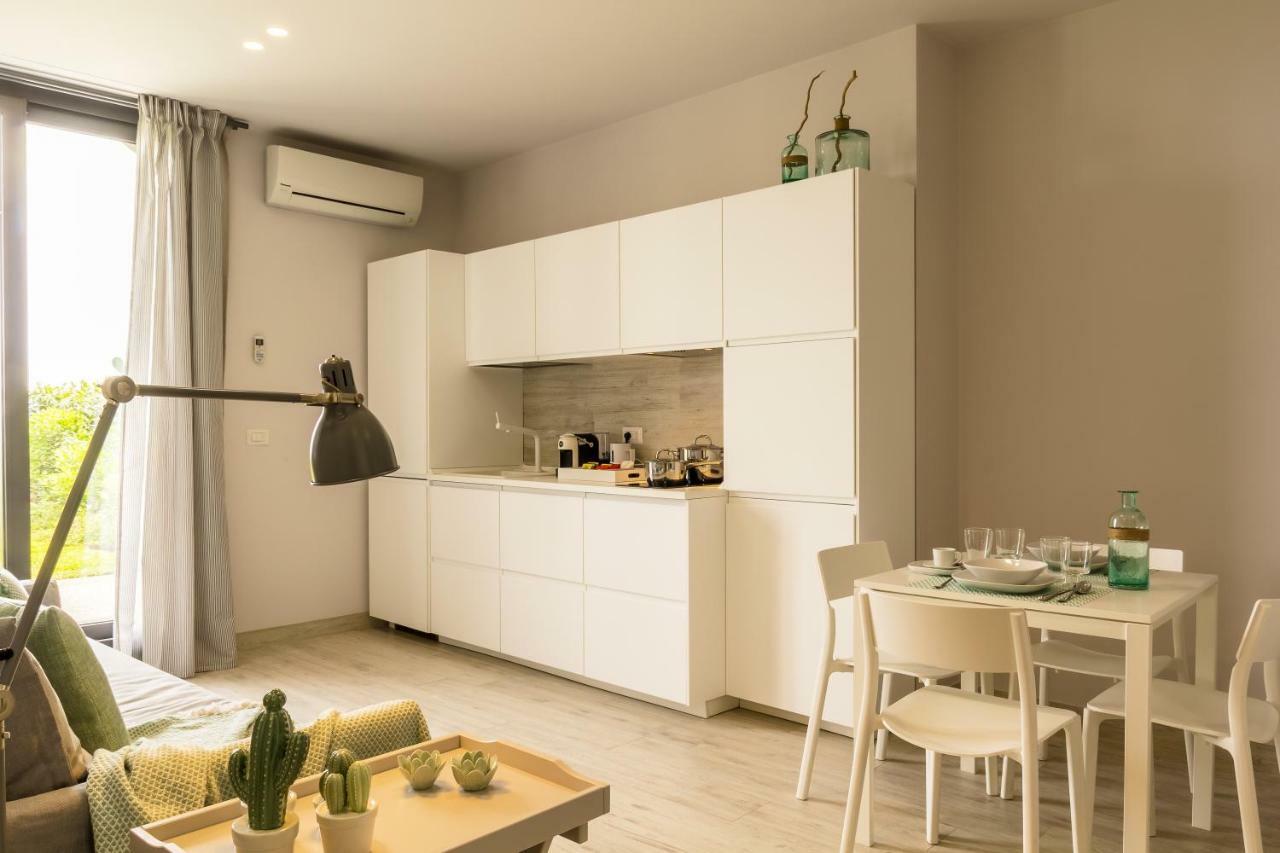 Les Suites - Apartments Riposto Buitenkant foto